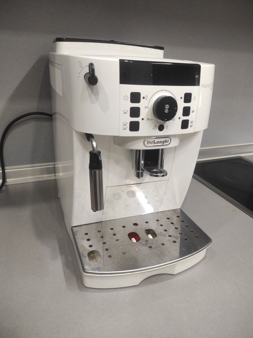 Кафемашина Delonghi Magnifica S
