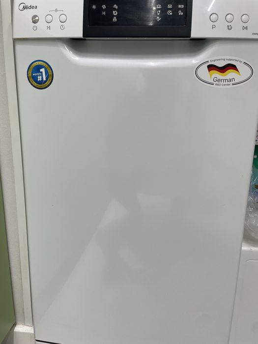 Посудомоечная машина Midea DWF8-7618QW белый