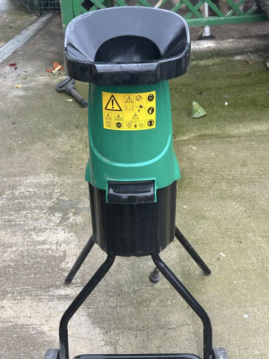 Tocator crengi Black&Decker