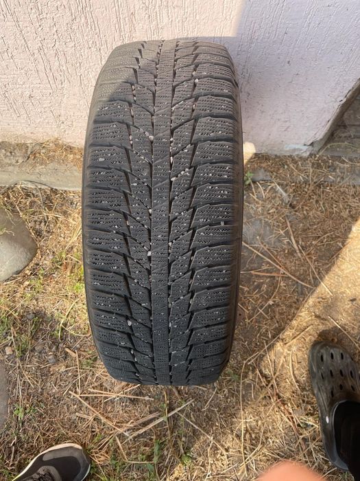 Продам  зимние шины.