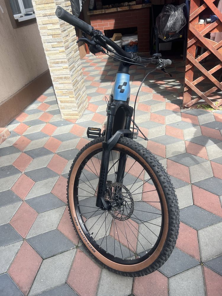 Bicicleta hybrid cube stereo pro