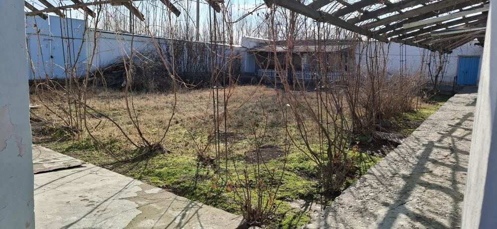 Ховли сотилади хамма щароитга эга