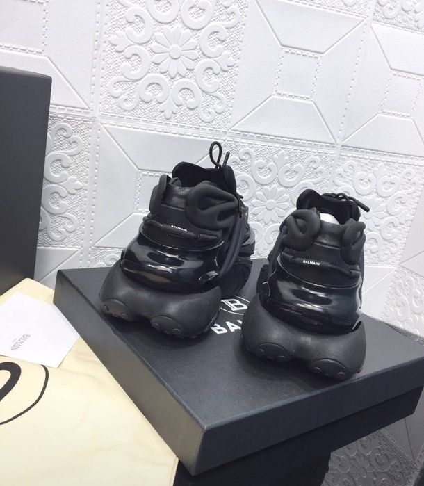 Balmain Sneakers 38