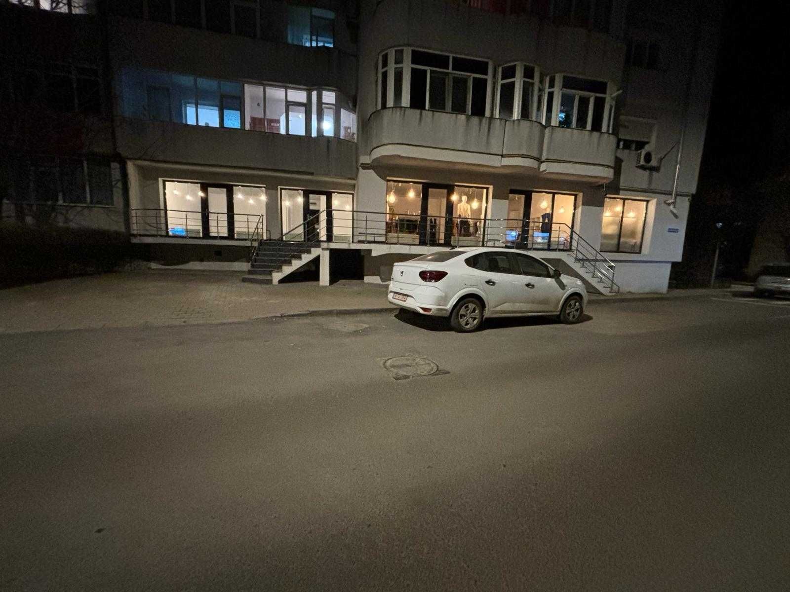 chirie spatiu comercial  str Traian - Mihai Viteazu colt cu Scoala nr4