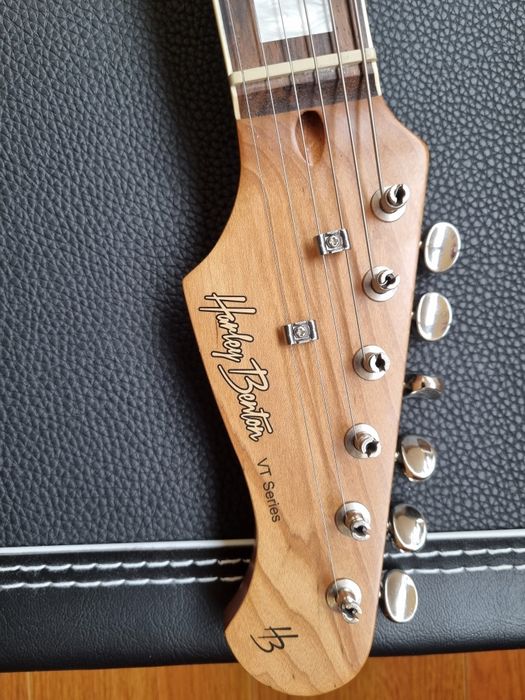 De vânzare chitară electrică Harley Benton
