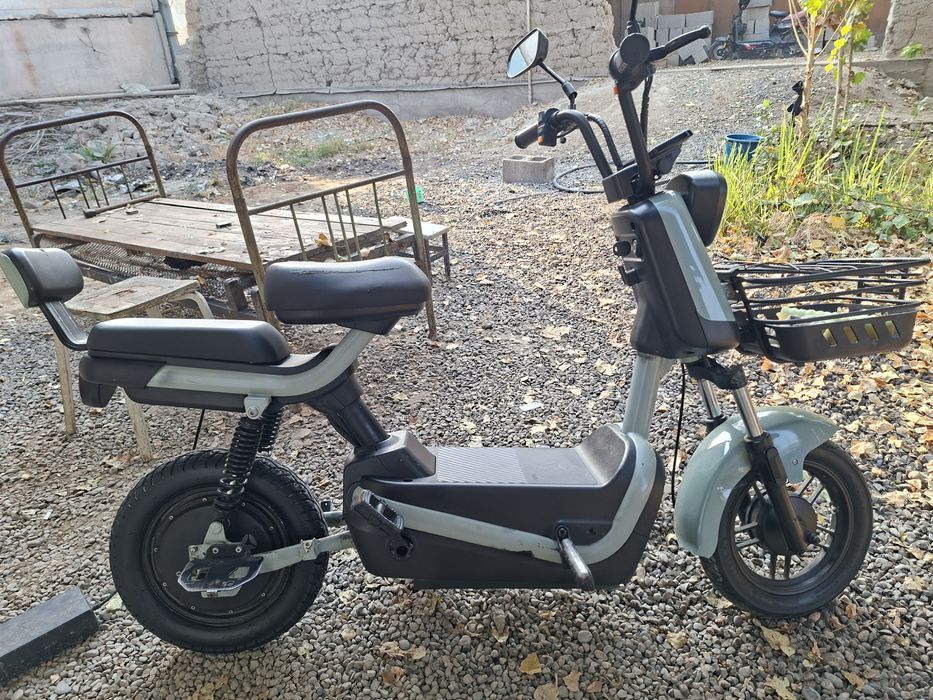 Yadea cooljoy skuteri