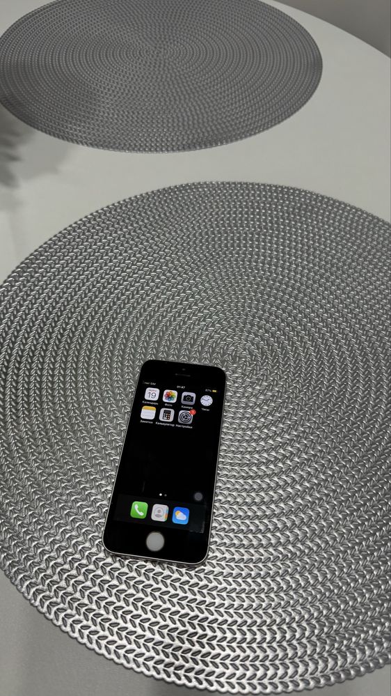 Iphone SE розовый