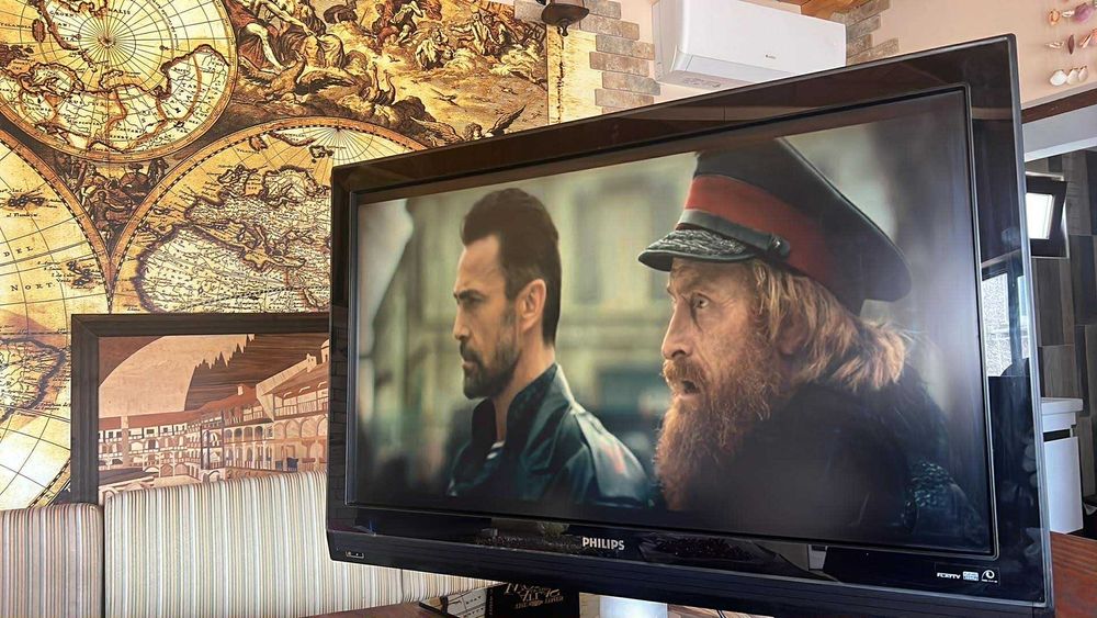 Телевизор Philips Flat TV - 42 инча работещ