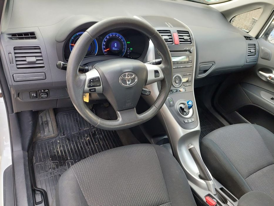 Toyota Auris Hybrid