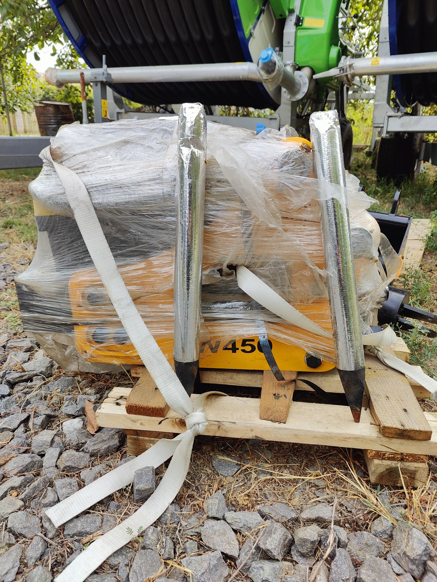 NOU MINI EXCAVATOR 1.98 T + accesorii