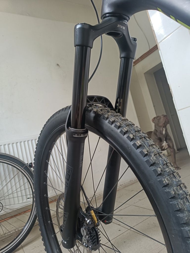 Furca Rockshox yari 27.5(29) 180 mm boost