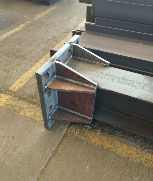 Vand hale si structuri metalice