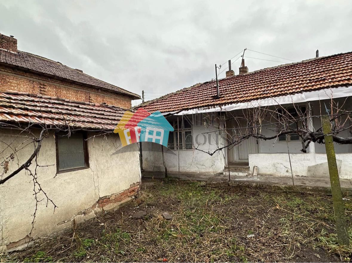 Продава се Къща в Дългопол - 100 кв.м за 255 €/кв.м - Снимка #1