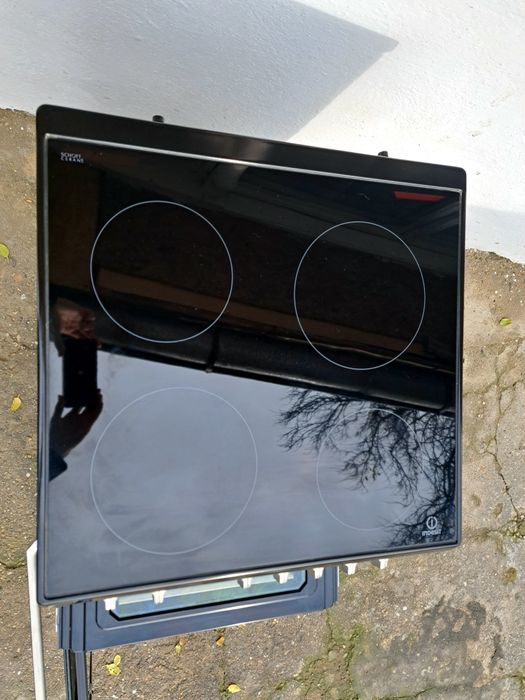 Aragaz Electric Indesit