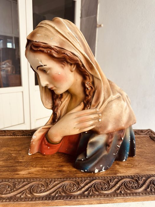 Гипсова статуя на Дева Мария от 60-те