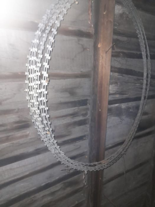 Колючяя лента для забора и.т.д