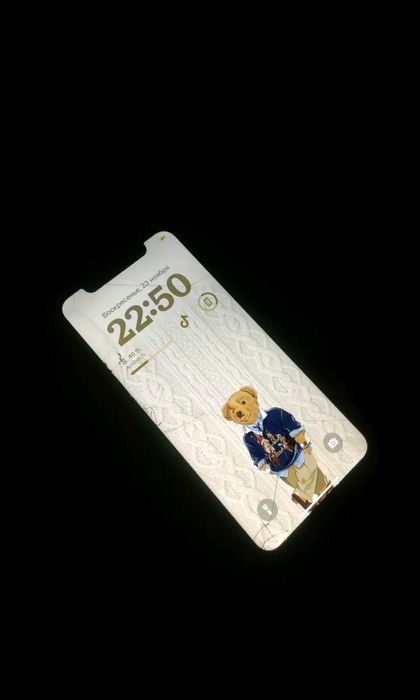 Айфон 11 128 акб акум 75 минус:трещина сзади и спереди и фейс айди не