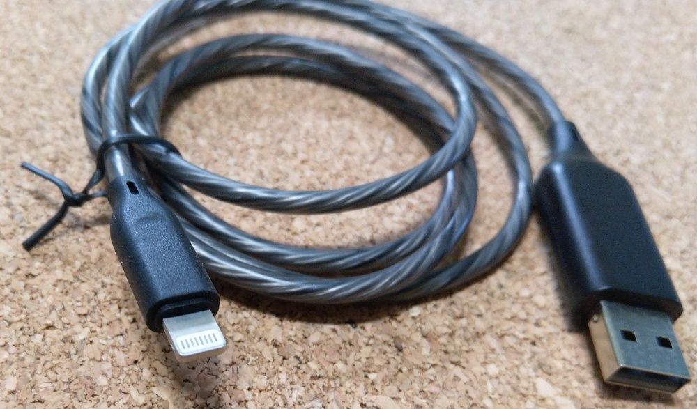 Cablu incarcare si transfer date cu iluminare smart