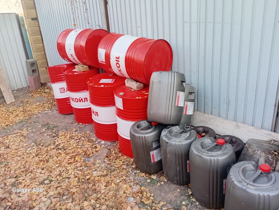 Продам бочки канистры 200 литров и 50 литров Коктал 1 есть доставка