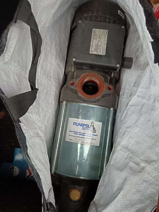 Многостъпала хоризонтална напорна помпа