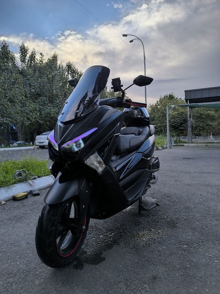 T Max Skuter 150cc