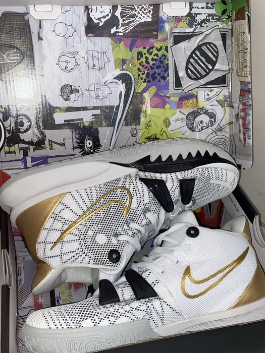 продаю спортивную кроссовку