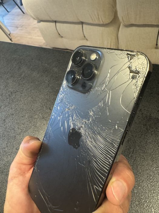 Vand iphone 13 pro max pentru piese