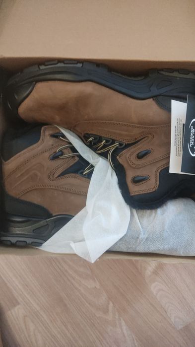 Продам ботинки зимние