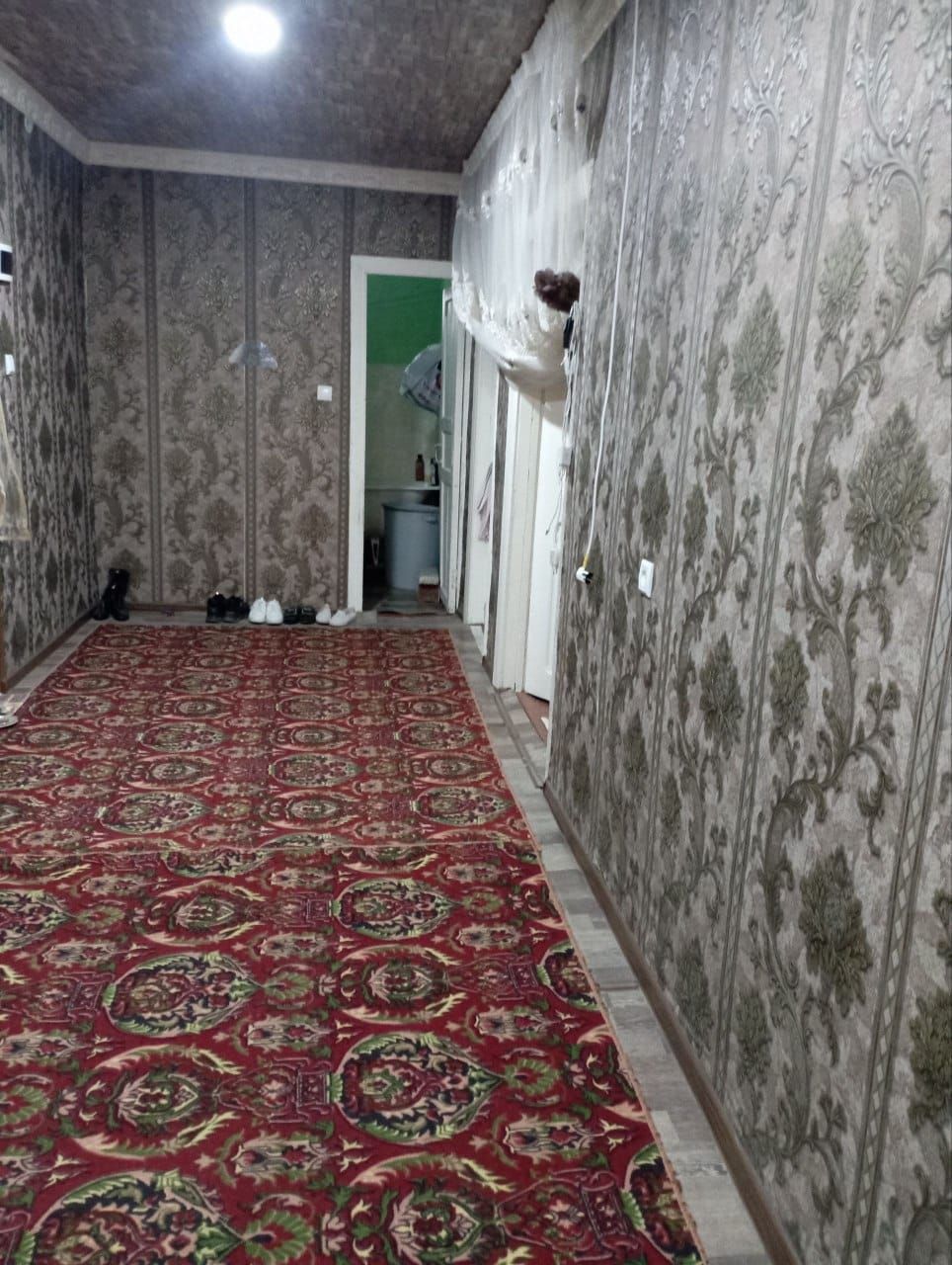 Уй сотилади 2 хонали срочно
