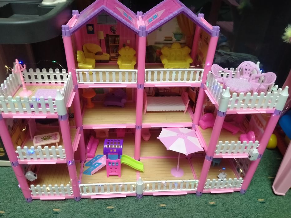 Кукольный домик с подсветкой