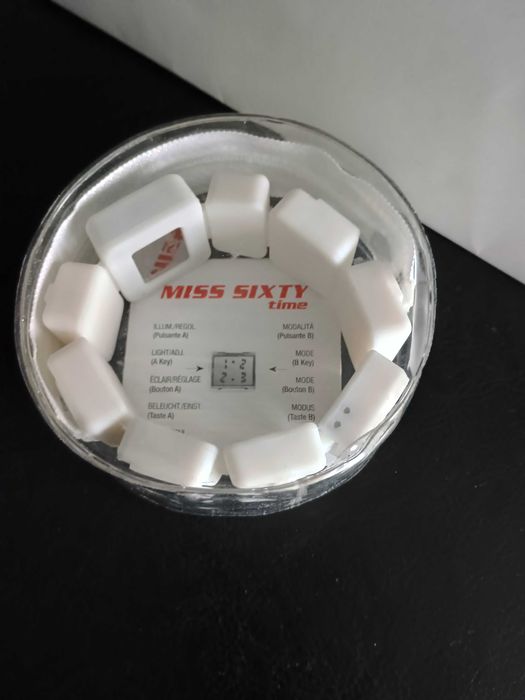 дамски часовник на MISS 60