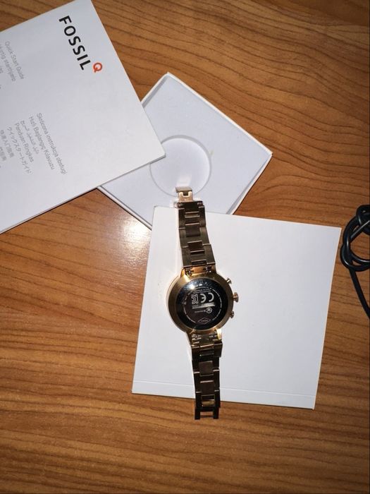 Ceas Fossil Q Hybrid – model de damă, elegant, rose-gold