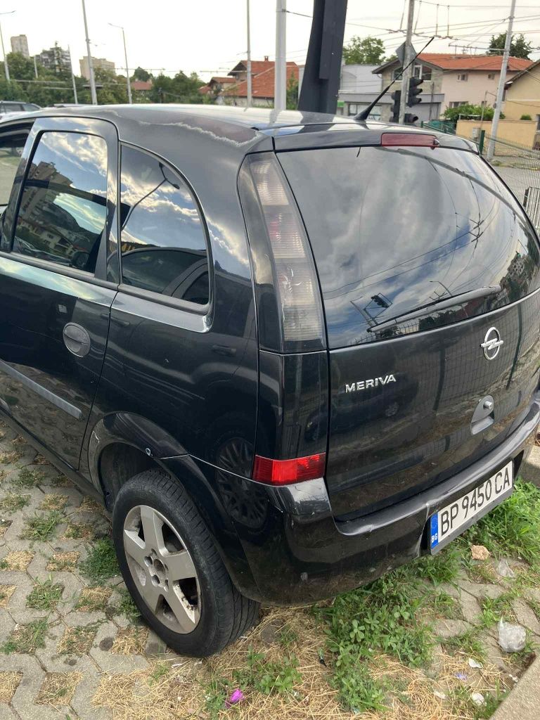 Продавам Opel Meriva 2004 година