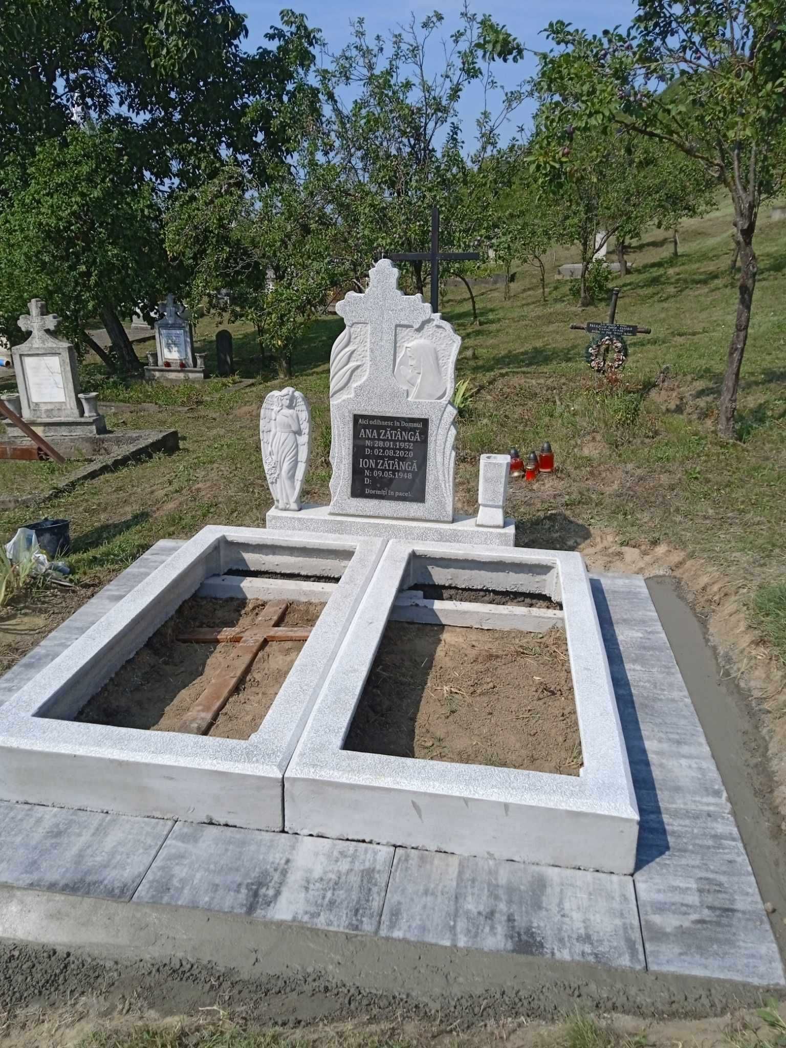 Monumente funerale din mozaic