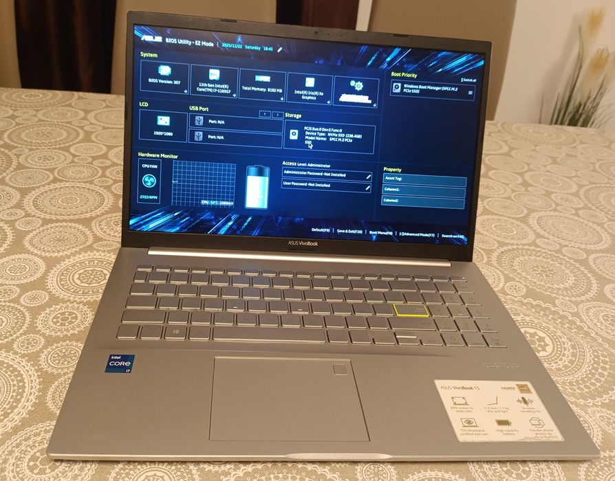 Vând Laptop ASUS VivoBook 15 - i7 Generația 11, Gold, Stare Excelentă