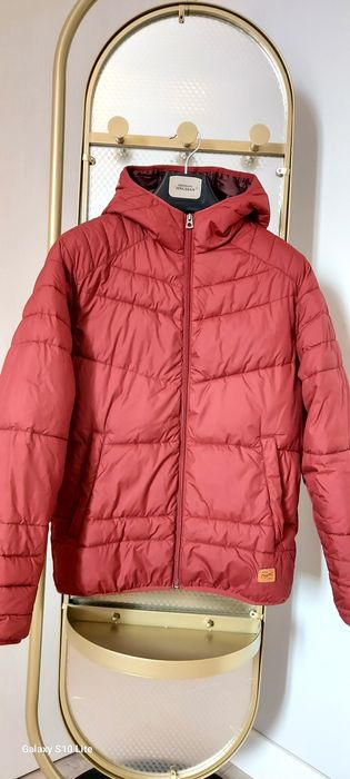 Куртки и ветровки