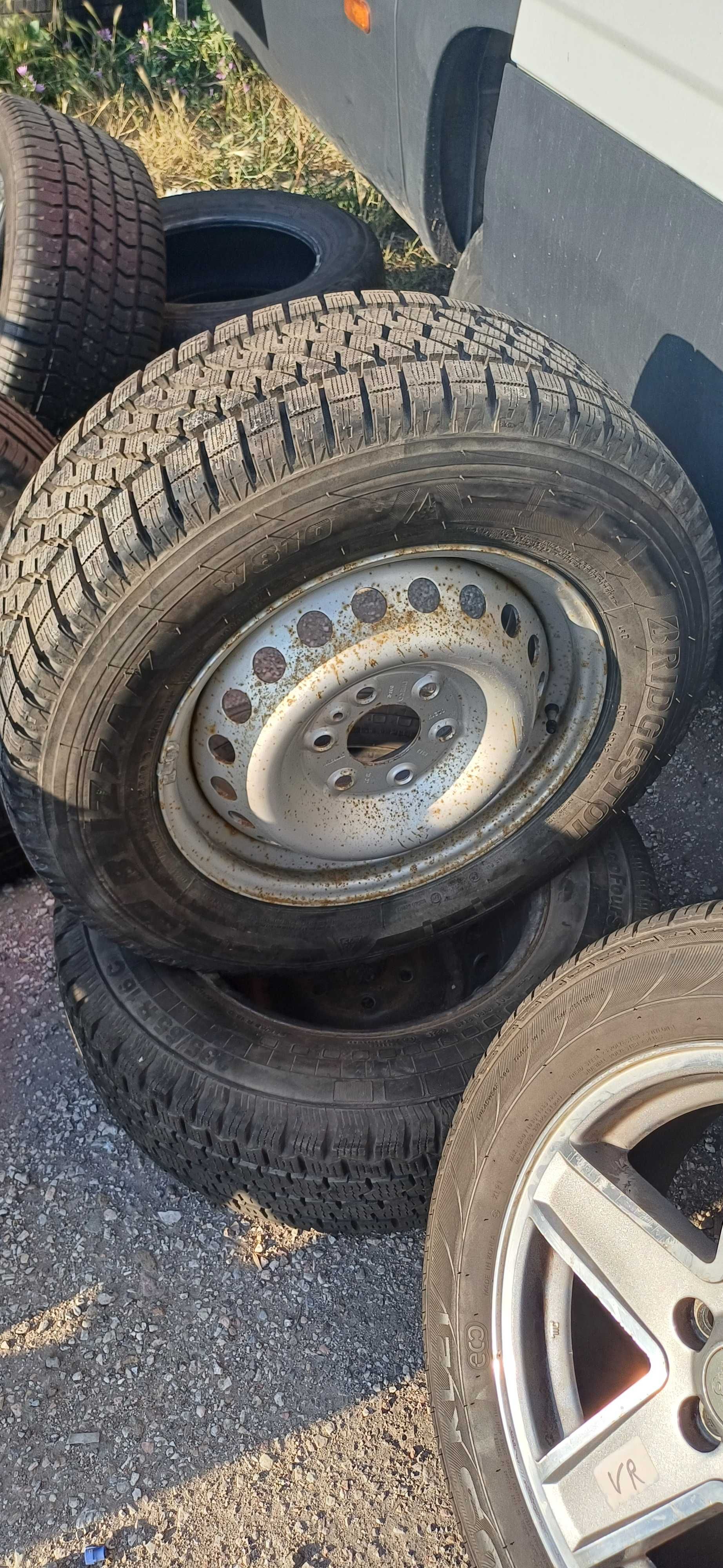 Джанти с гуми235/65 R16" за VW t5