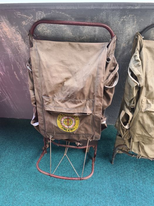 Rucsaci cu cadru metalic perioada comunista