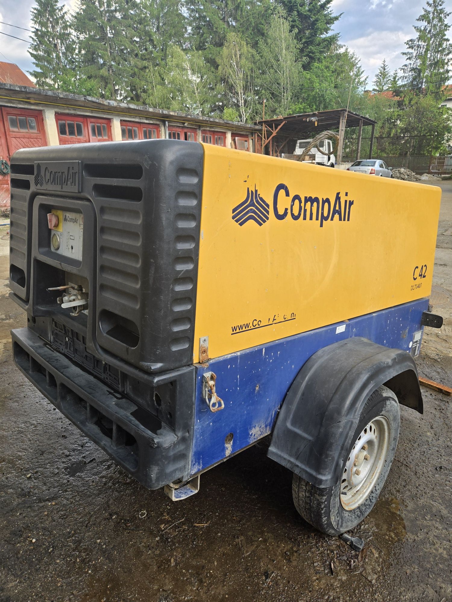 De vânzare compresor compair c42  diesel pe roti