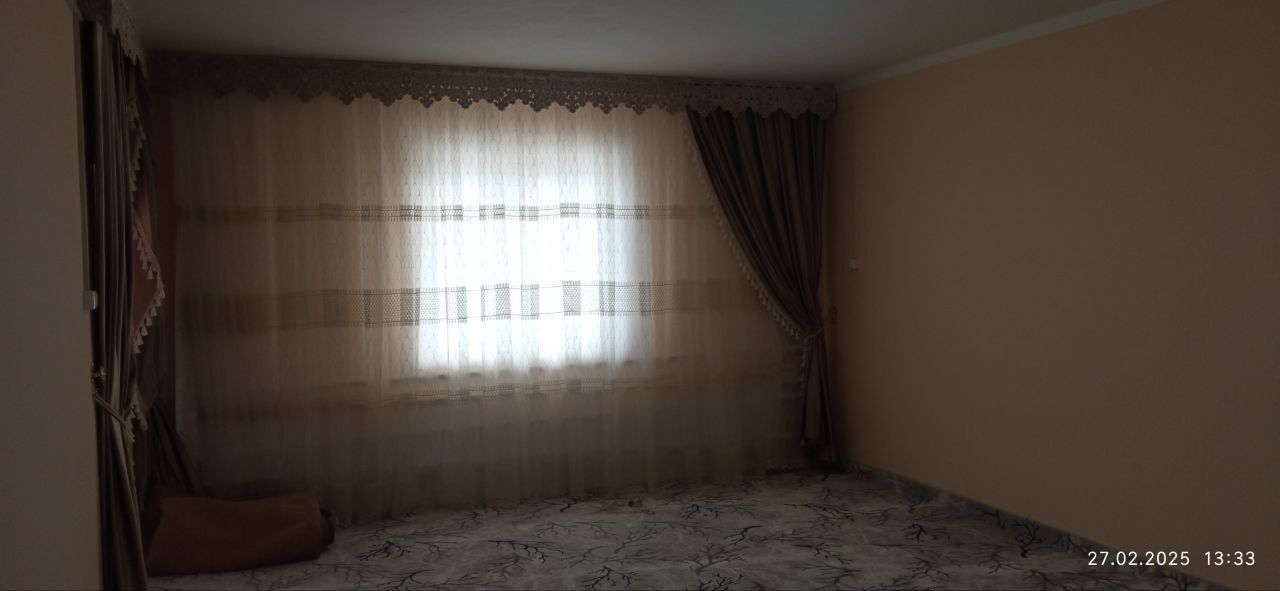 Xovli uy sotiladi oxongaron tumani