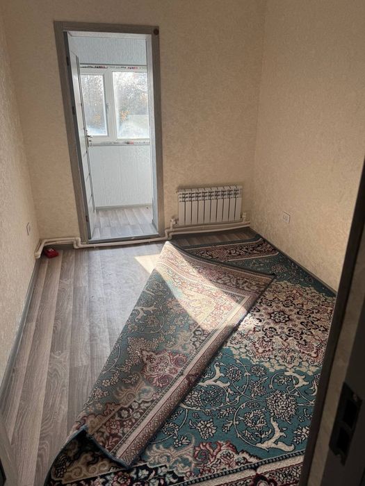 Сдаётся 2х ком кв в чирчике 4 этаж в тройцки около института