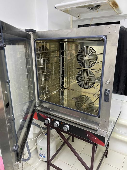 Пароконвектомат Tatra на 7 листов