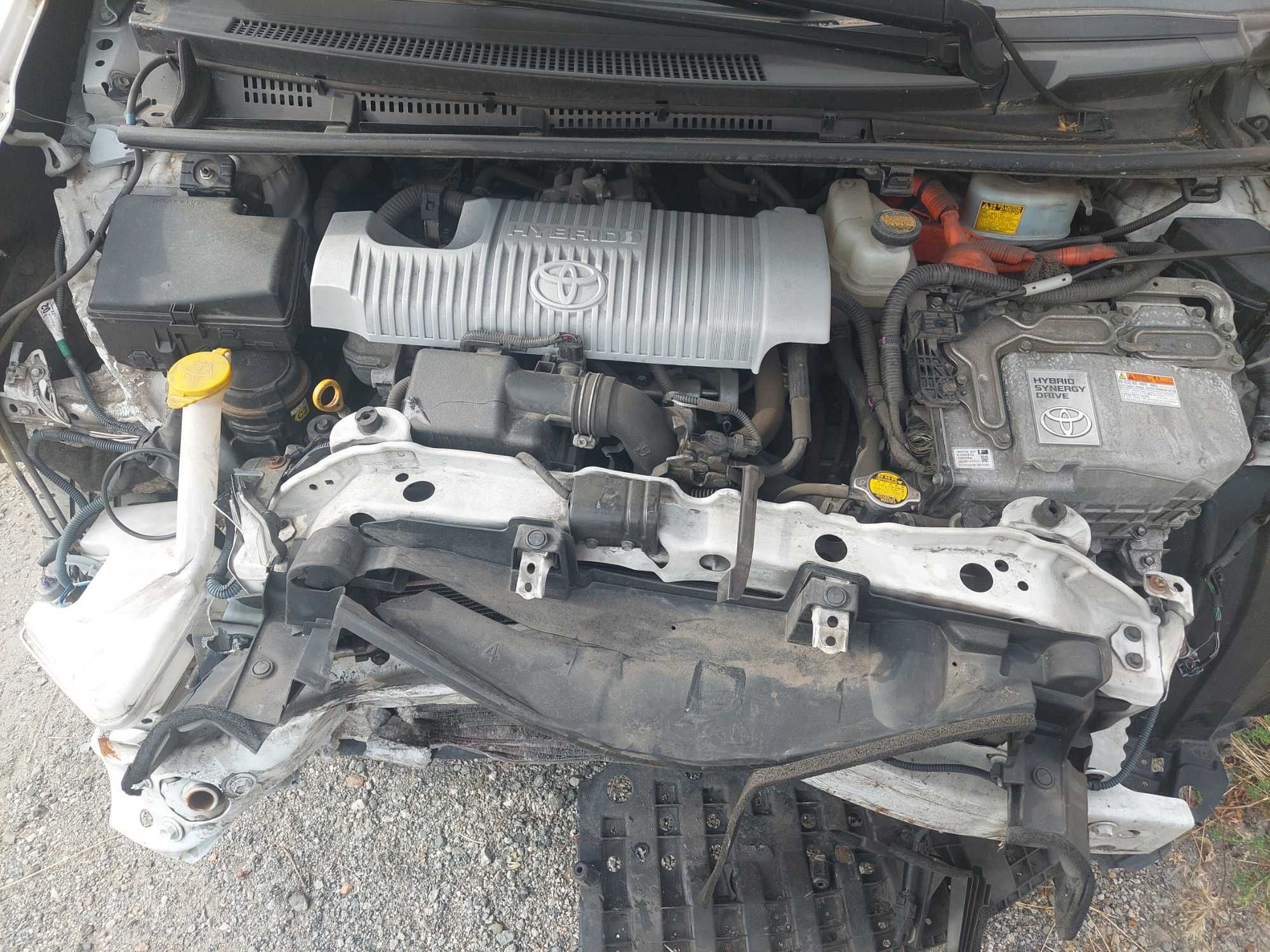 Toyota Yaris 1,5 HYBRID, Тойота Ярис Хибрид на части!
2013г.