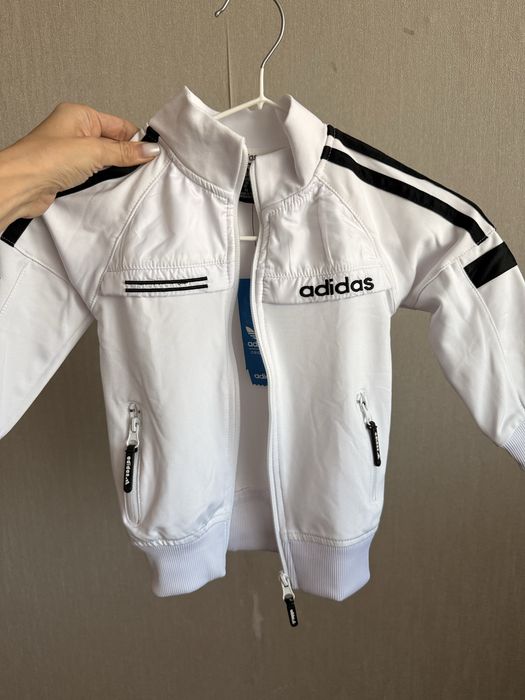 Продам спортивный костюм Adidas