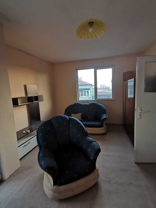 Дава се под наем Тристаен апартамент в Бургас, Меден рудник - зона А - 120 кв.м за 125 € - Снимка #2