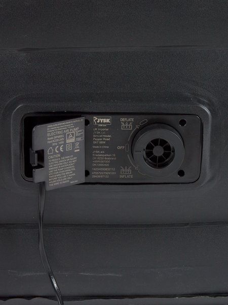 Saltea gonflabila dubla cu pompa incorporata 156x201x46