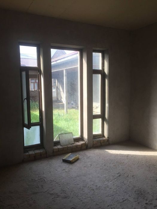 Uy sotiladi 4sotuh 7xona  sergili chortoq mahala