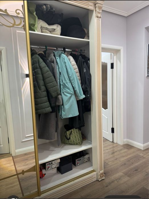 Продам прихожую.