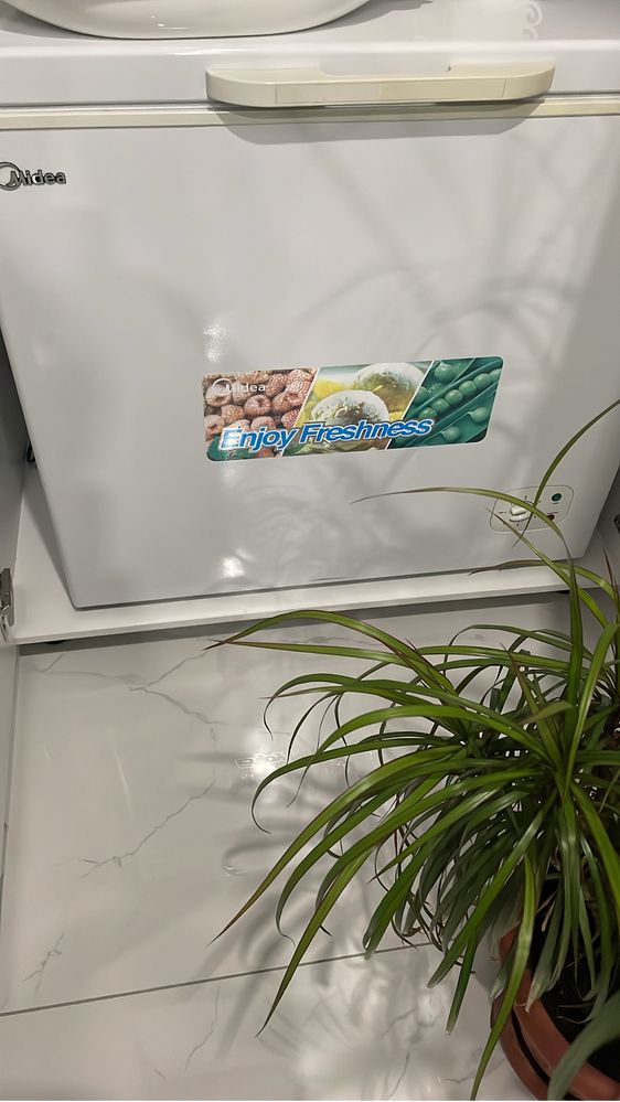 Продам морозильную камеру