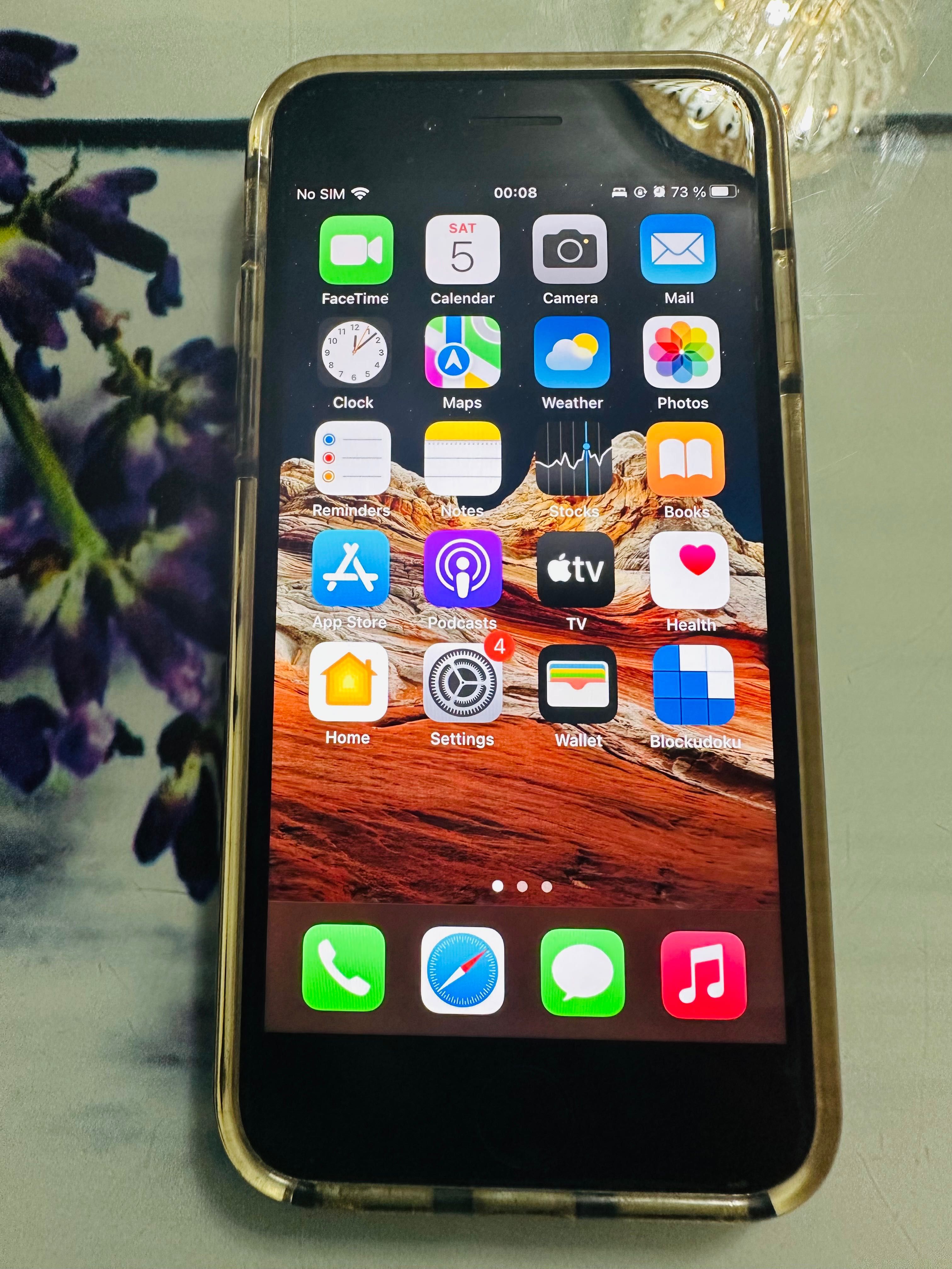 Продавам iPhone 7, 128gb